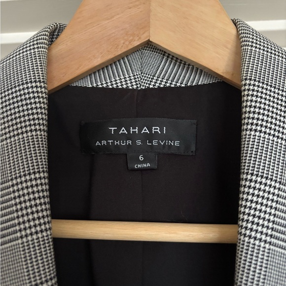 Tahari Other - Tahari Arthur S. Levine Black and White Blazer